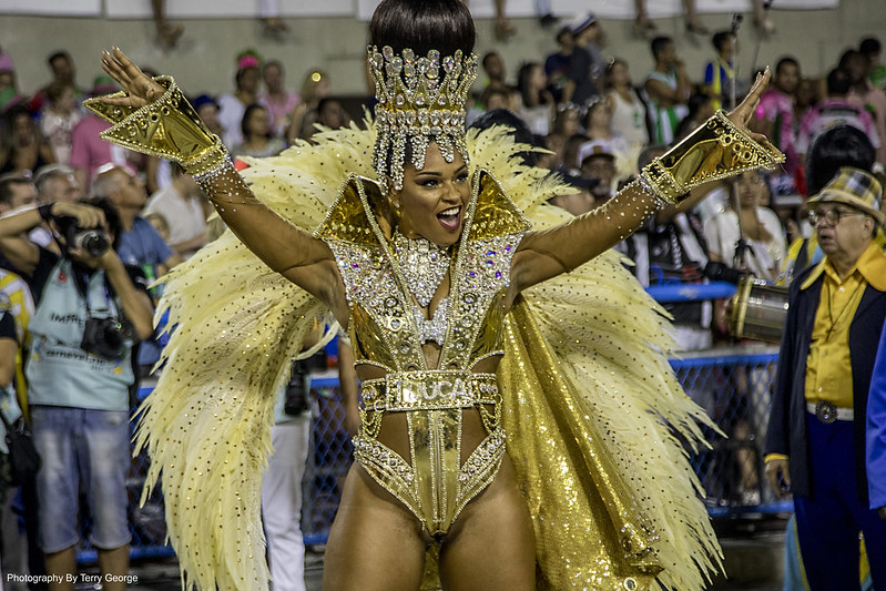 How to Survive the Rio de Janeiro Carnival – PILOT GUIDES